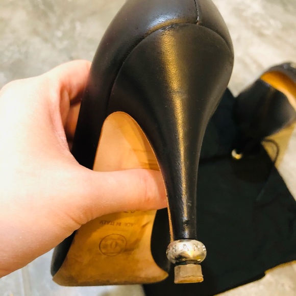 CHANEL Round Toe Leather Pumps - Picture 6 of 12